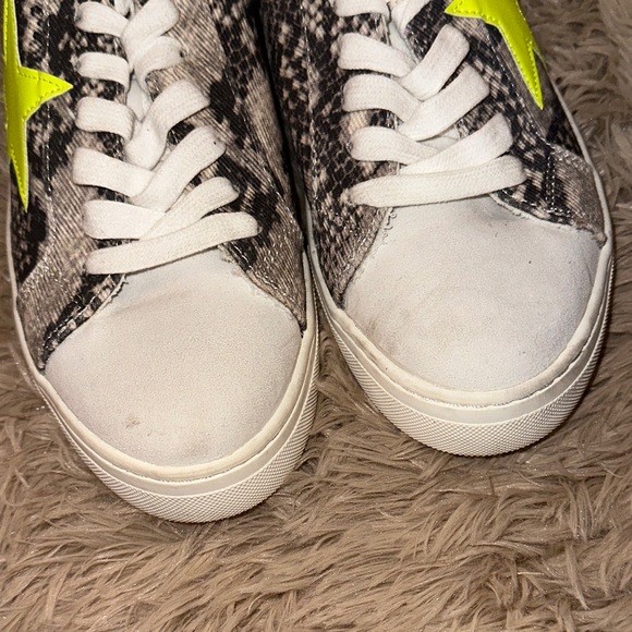 Steve Madden White and Snake Print Athletic Shoes - Picture 6 of 6